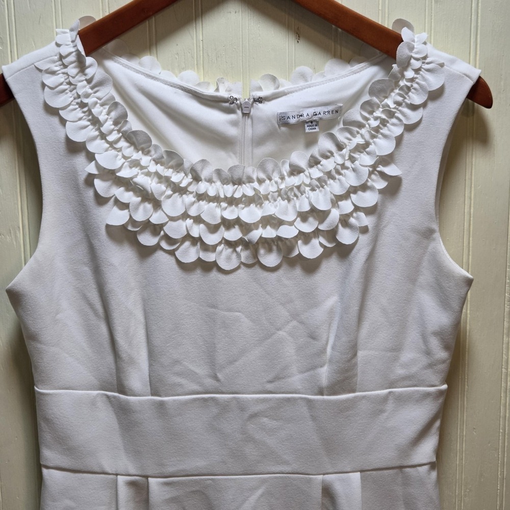 Sandra Darren Dress Womens 6 White Ruffle Neck Sleeveless Sheath Knee Length